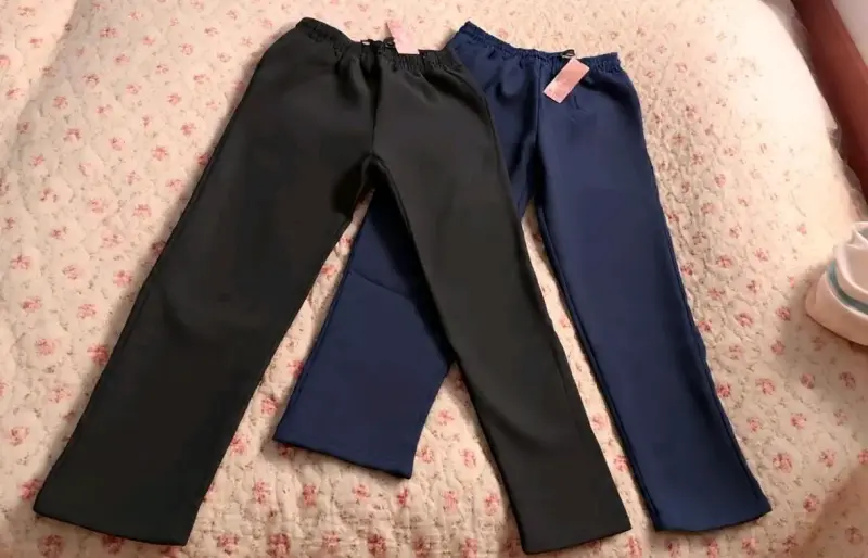 Pantalón buzo unisex negro y azul marino - 4