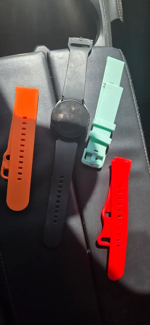 Samsung Galaxy Watch 4 con correas intercambiables - 3