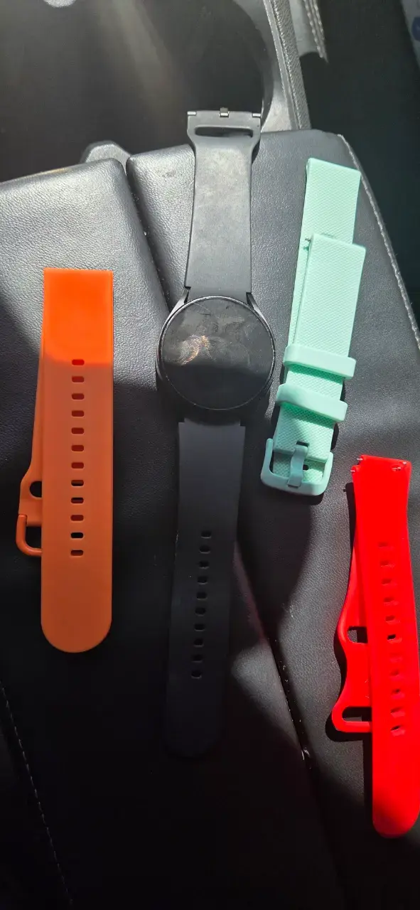 Samsung Galaxy Watch 4 con correas intercambiables - 4