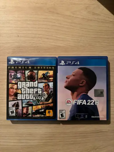 Juegos PS4 Grand Theft Auto V y FIFA 22 - miniatura 1