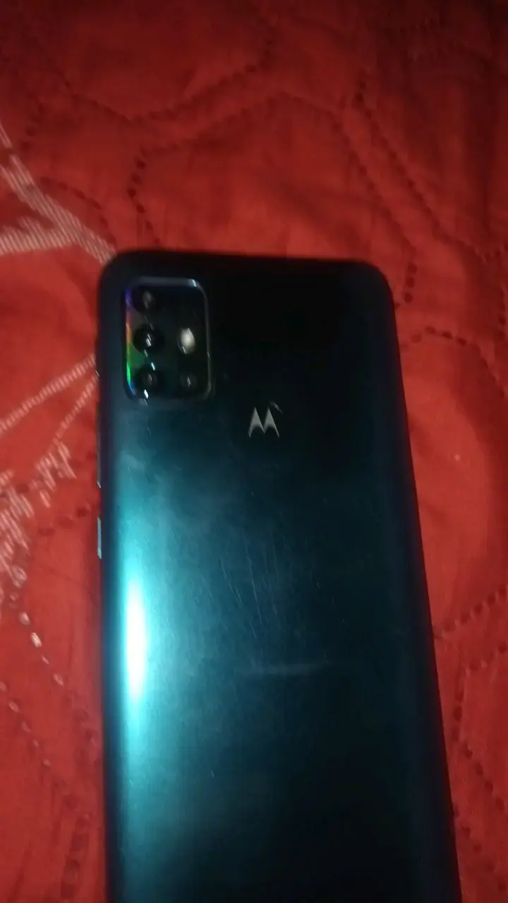 Teléfono Motorola con pantalla rota - 2
