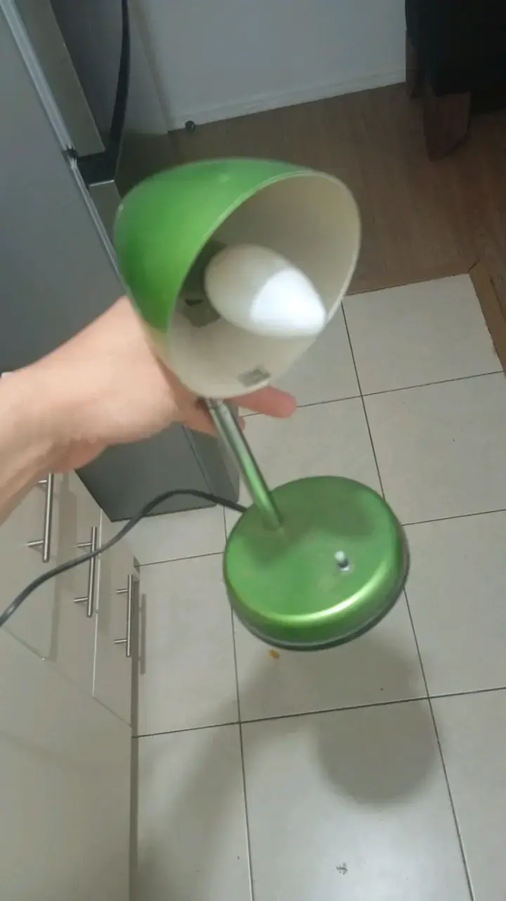 Lámpara de escritorio verde ajustable - 2