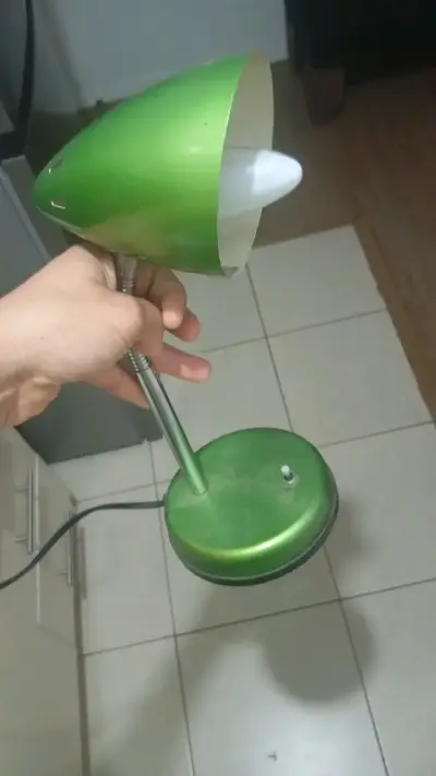 Lámpara de escritorio verde ajustable - miniatura 3