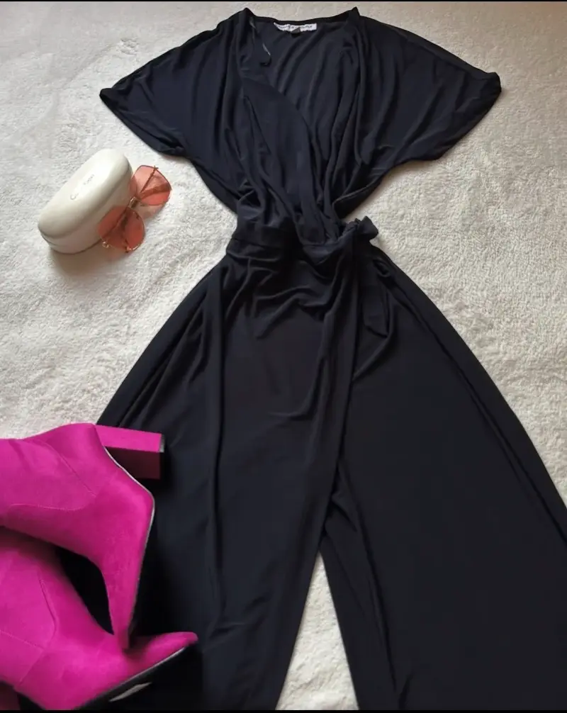 Enterito negro elegante para mujer