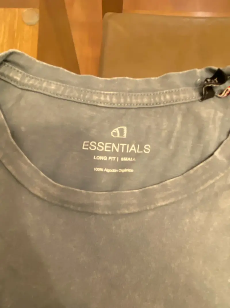 Polera Essentials gris de algodón orgánico - 2