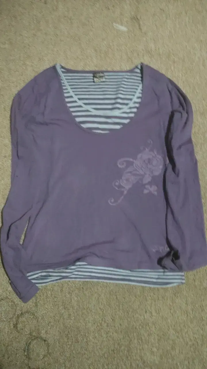 Polera morada de rayas - 1