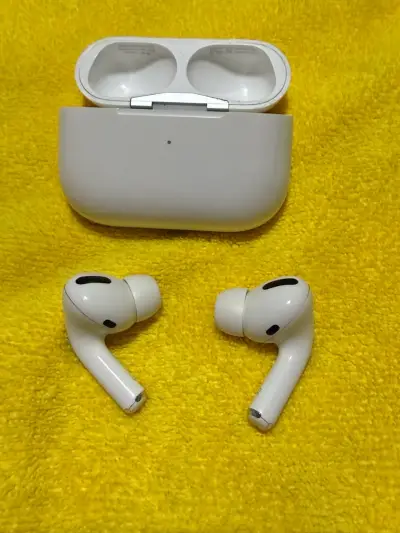 Apple AirPods Pro ORIGINAL con estuche de carga - miniatura 2