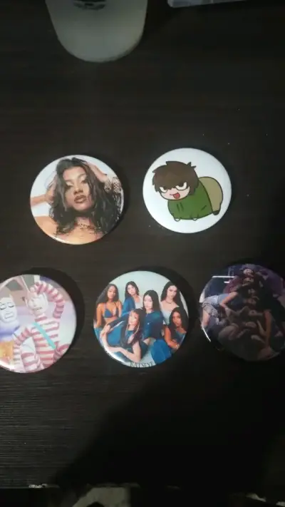 Chapitas variadas - miniatura 1