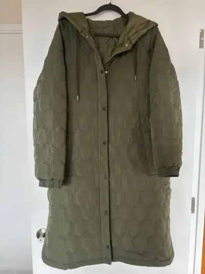 Abrigo largo acolchado verde para mujer - miniatura 2