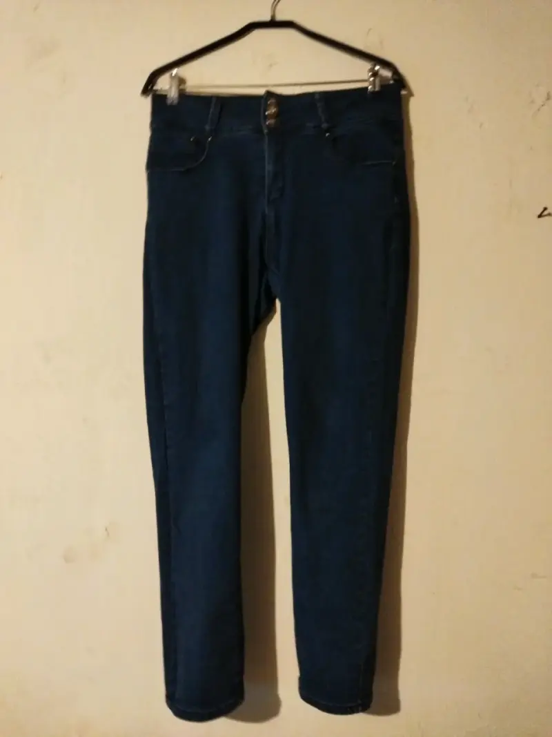 Pantalones de mezclilla azul oscuro para mujer