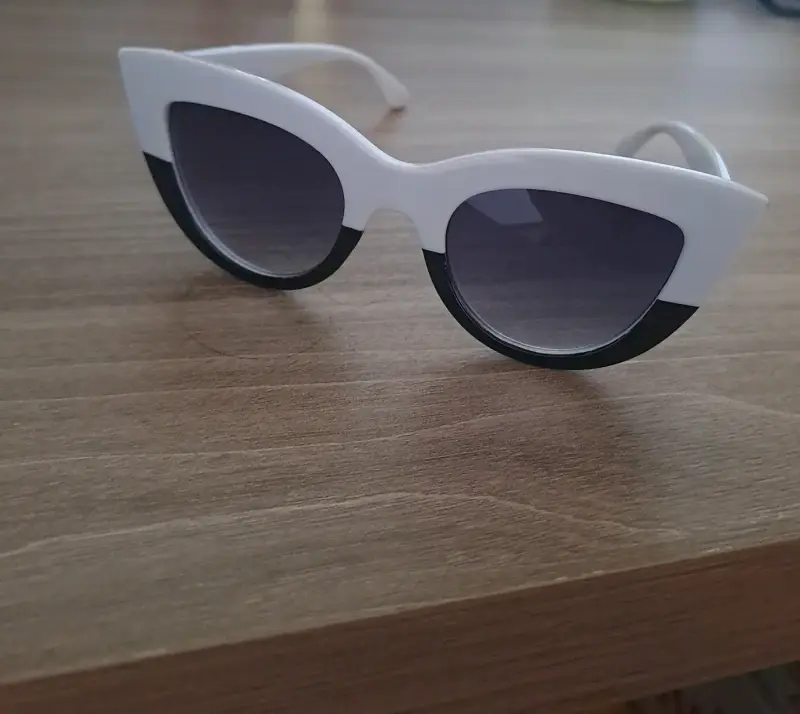 Gafas de sol blancas estilo cat eye - 4