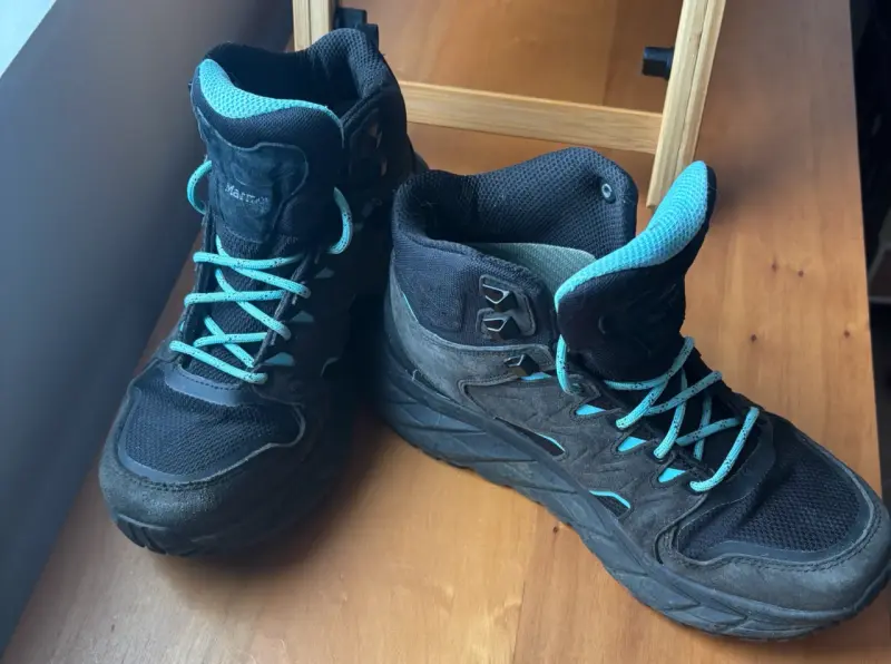 Botas senderismo Marmot negras con detalles turq - 2