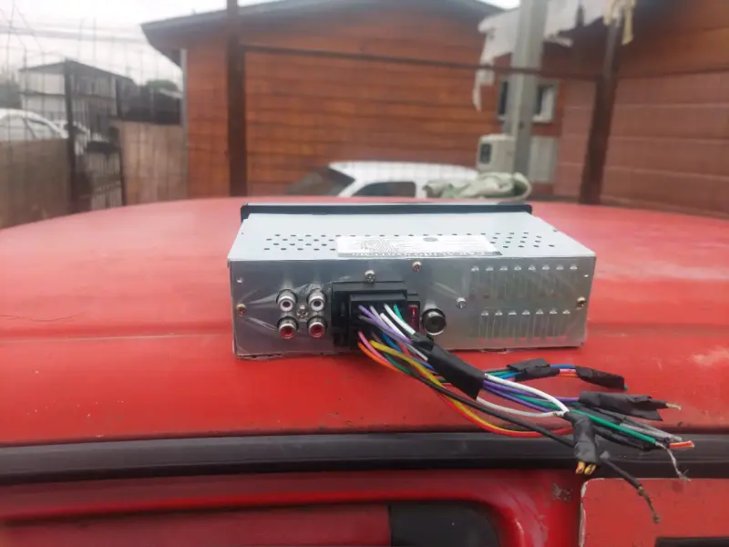 Se vende radio a Bluetooth - 1
