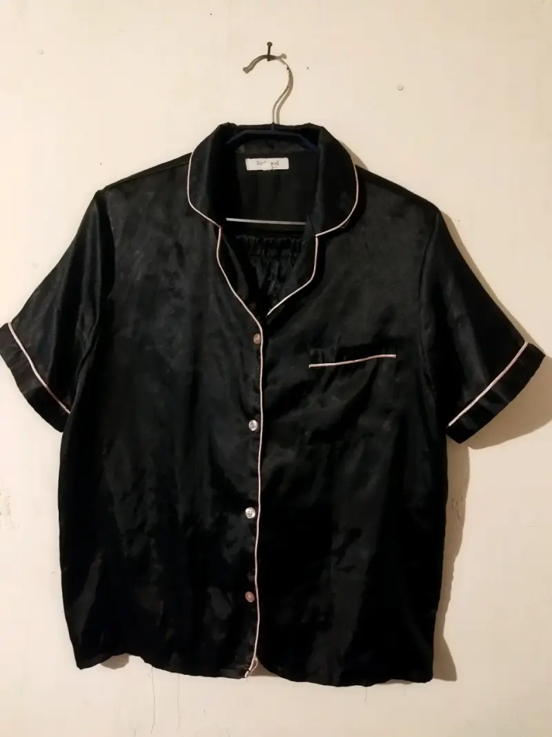 Pijama de satén negro para mujer talla L