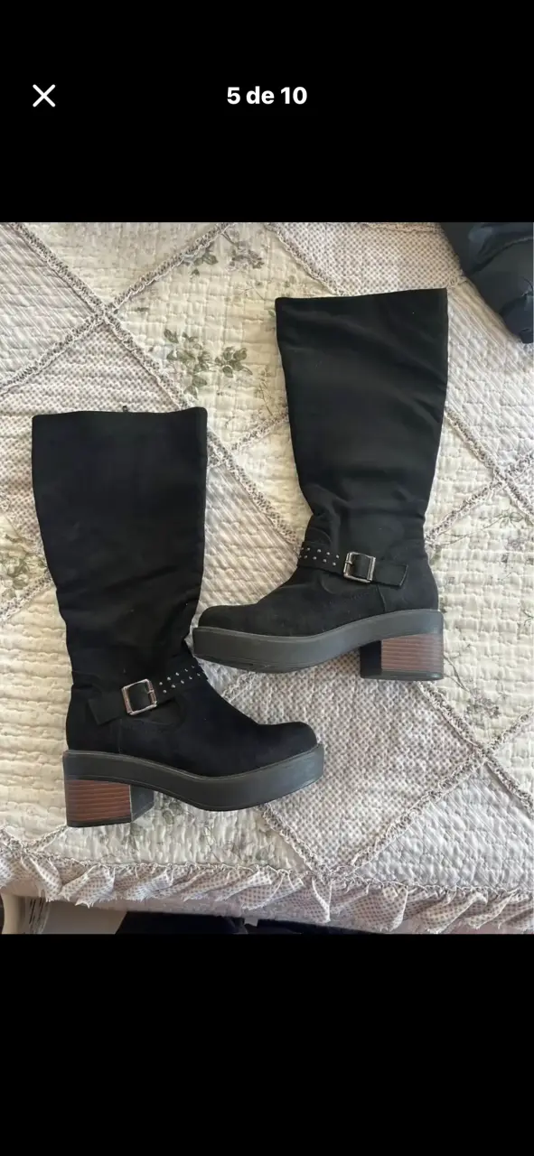 Botas negras de tacón alto con hebilla - 1