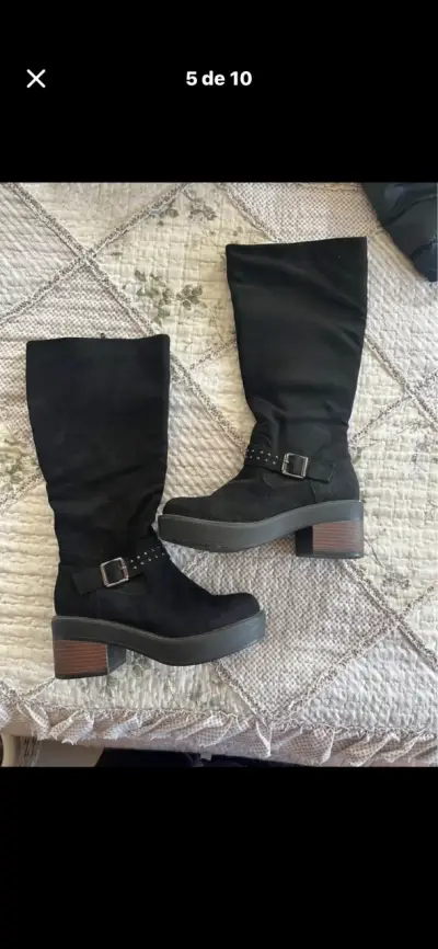 Botas negras de tacón alto con hebilla - miniatura 1