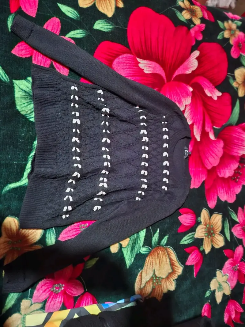 Polera de rayas blancas y negras para mujer - 3