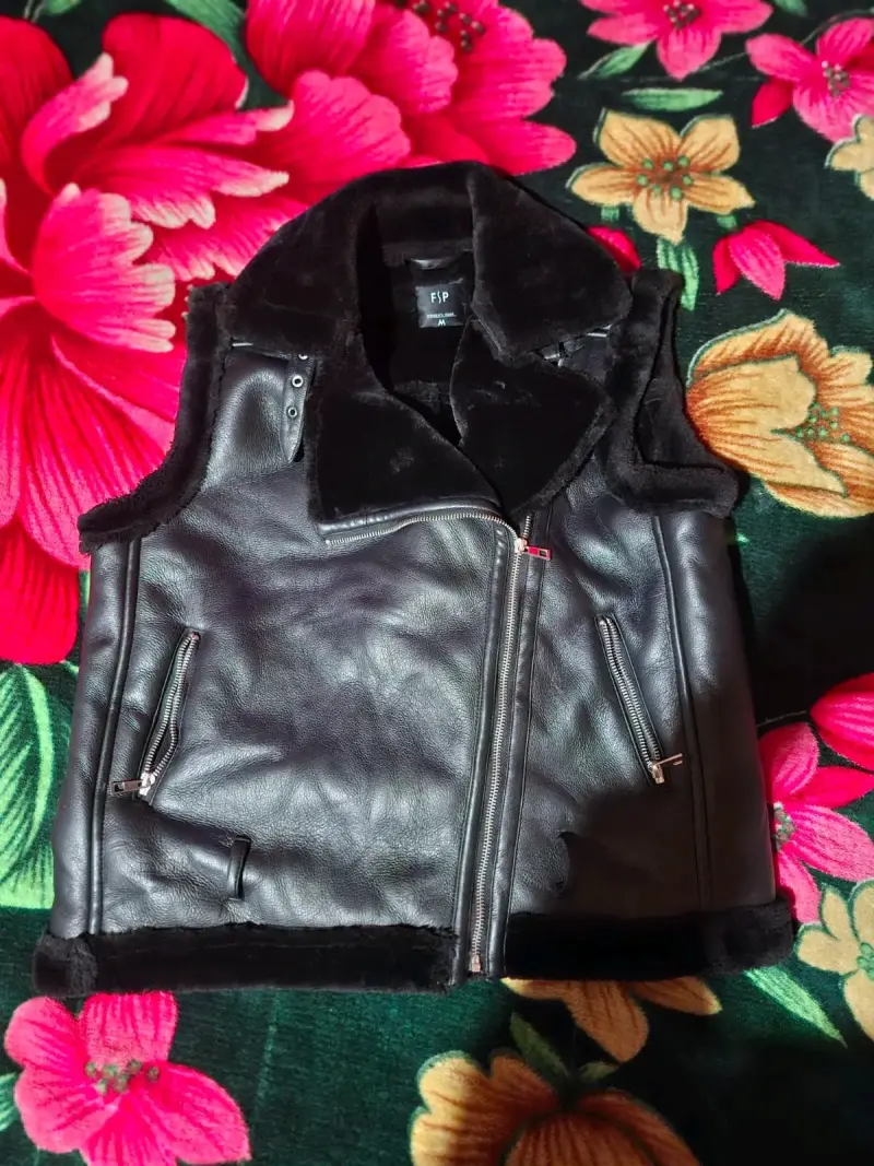 Polera de rayas blancas y negras para mujer - 4