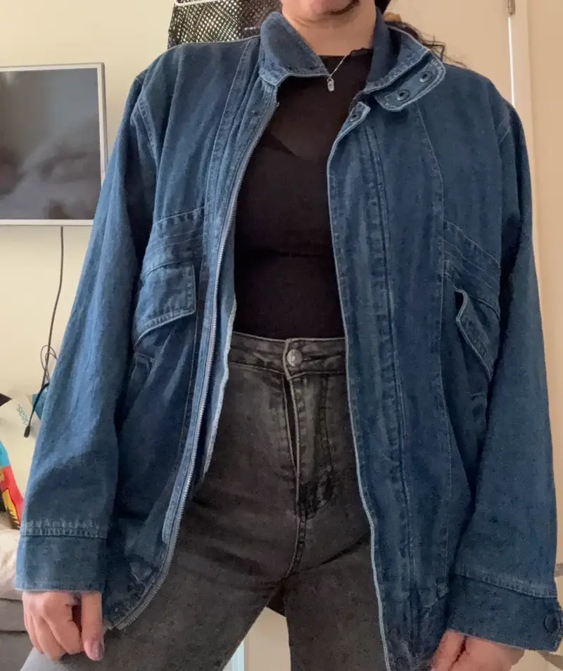 Chaqueta de mezclilla azul con bolsillos - 3