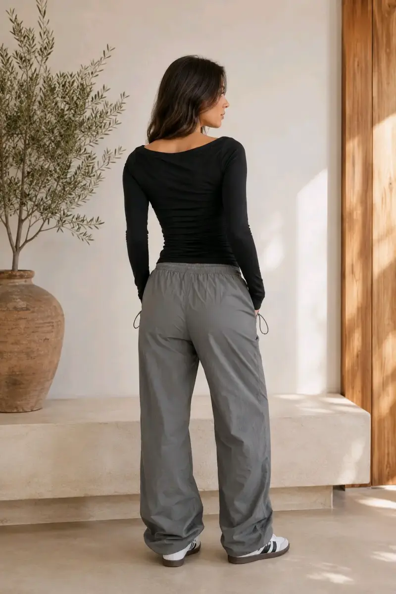Polera Negra Cuello Bote Mujer - 3