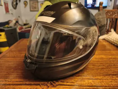 Casco de moto Nolan negro con visor - miniatura 1