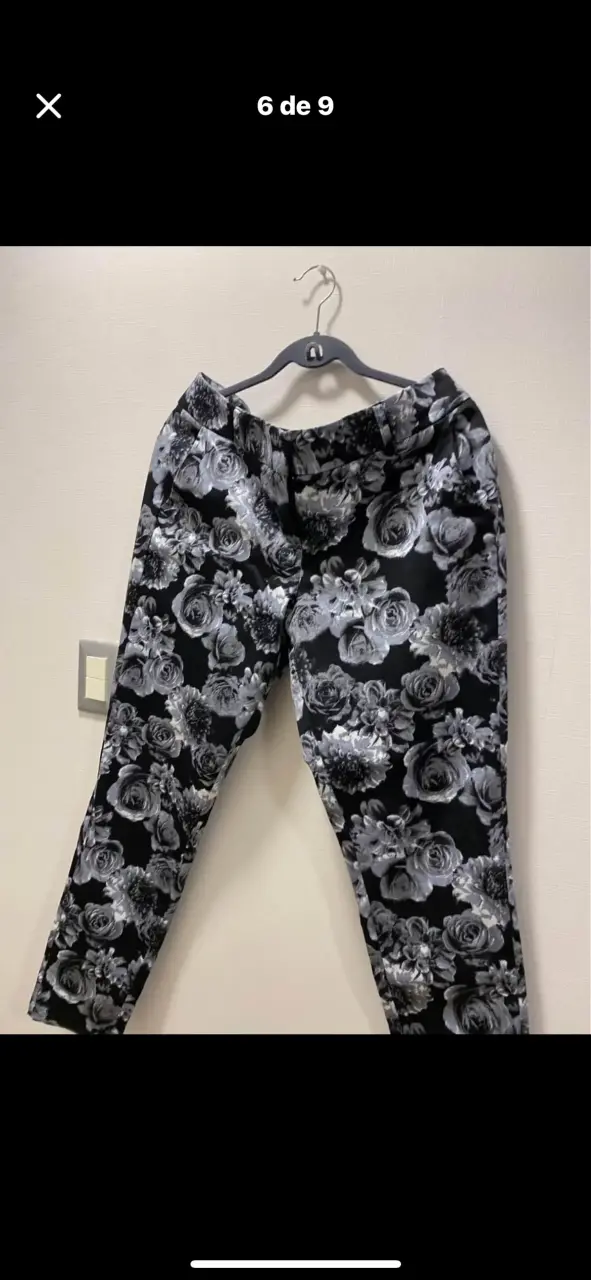 Traje floral en blanco y negro para mujer - 2