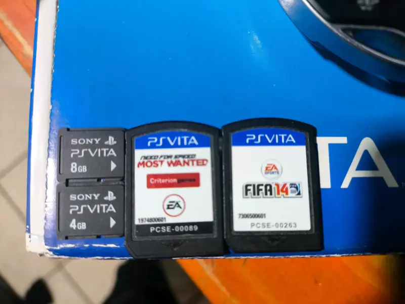 Consola PS Vita con juegos y desbloqueada - 2
