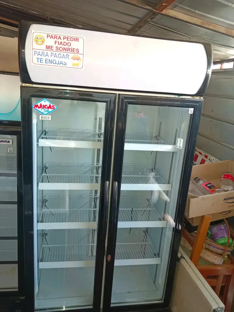 Refrigerador exhibidor doble puerta Maigas - 1