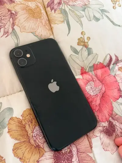 Se Vende IPHONE 11 128gb - miniatura 2