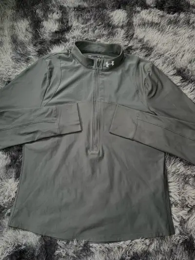 Polera deportiva gris Under Armour para correr - miniatura 1
