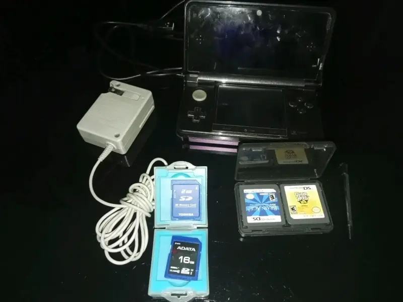 Consola Nintendo 3DS desbloqueada y accesorios - 4