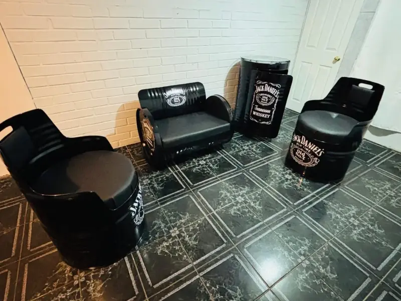 Set de muebles reciclados Jack Daniel's