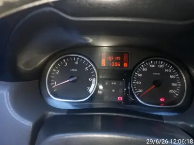 Renault Duster 2.0 - miniatura 1