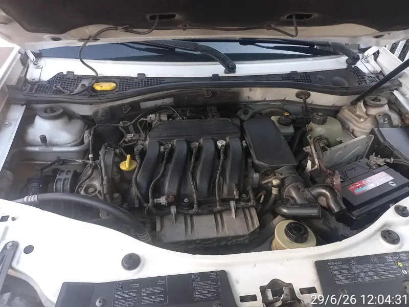 Renault Duster 2.0 - 6