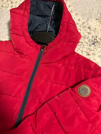 Chaqueta acolchada roja con capucha Cascais - miniatura 6