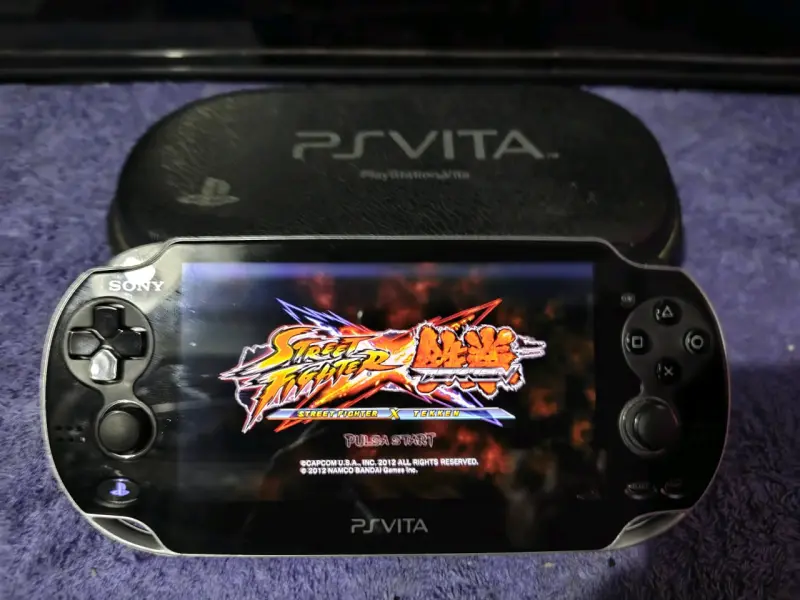 Consola portátil Sony PS Vita con funda, cargador. - 3
