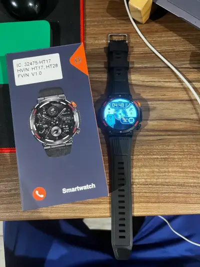 Smartwatch deportivo con monitor de frecuencia cardíaca - miniatura 1