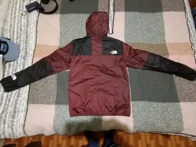 Chaqueta impermeable The North Face burdeos - miniatura 2