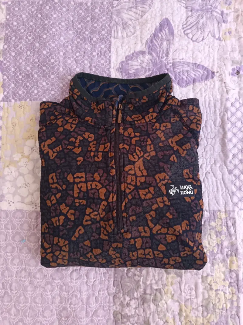 Polerón Haka Honu con diseño estampado - 1
