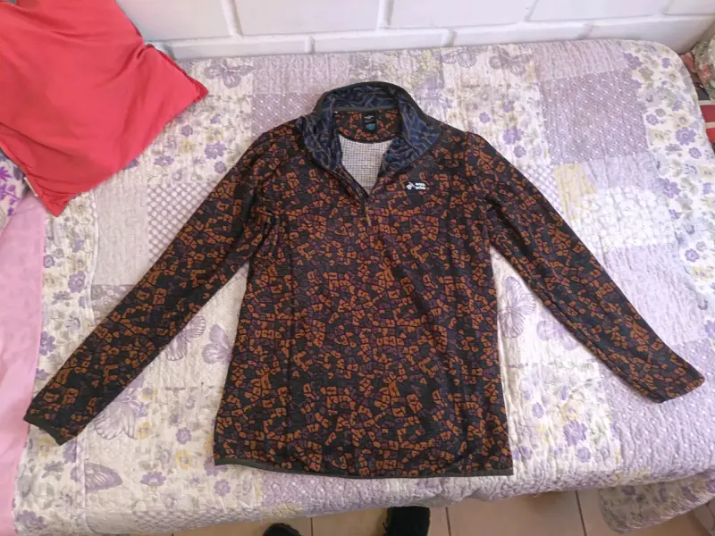Polerón Haka Honu con diseño estampado - 2
