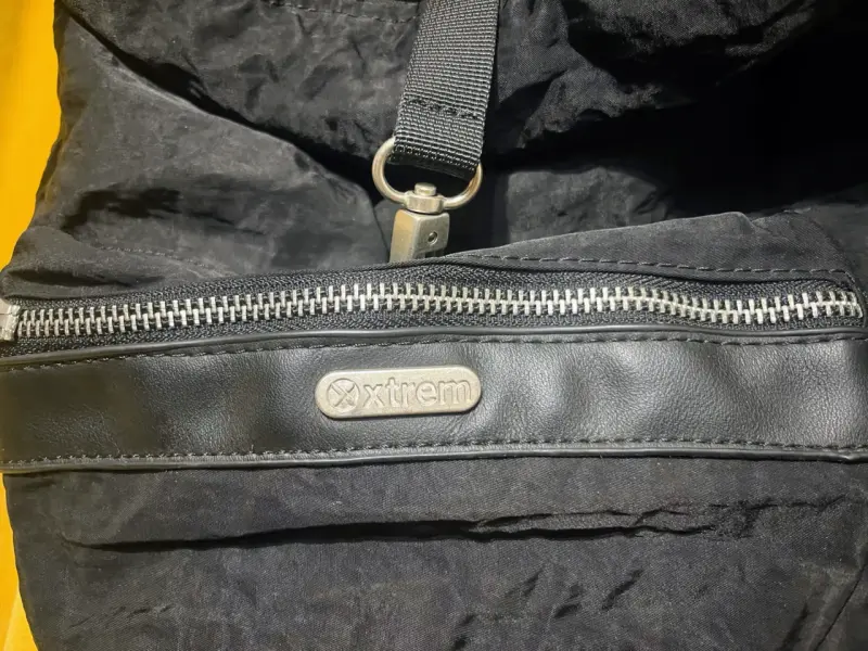 Mochila negra Xtrem con múltiples bolsillos - 3