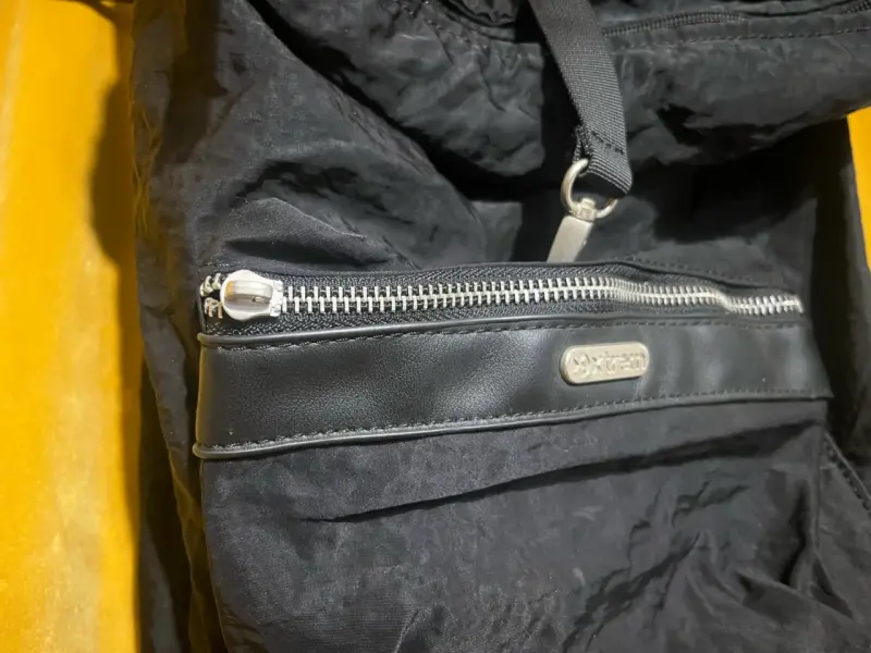 Mochila negra Xtrem con múltiples bolsillos - 4