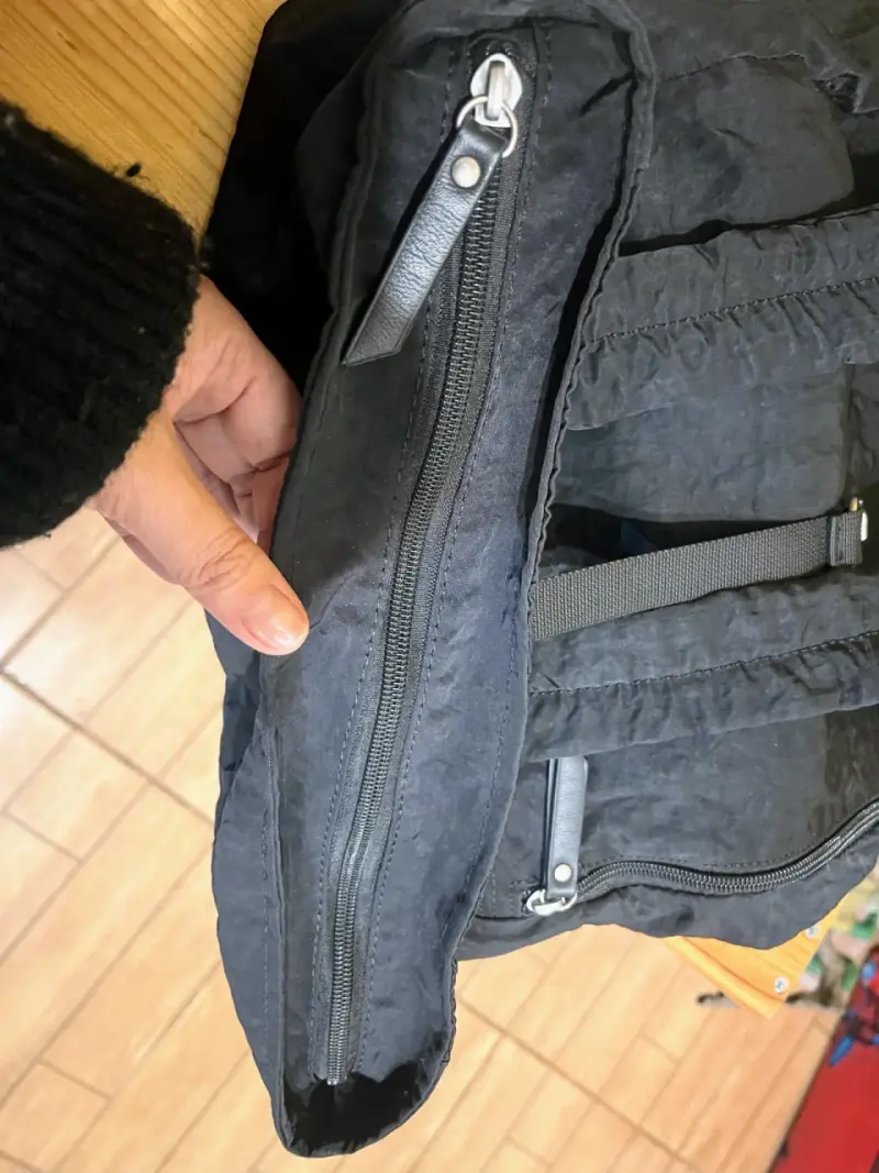 Mochila negra Xtrem con múltiples bolsillos - 5