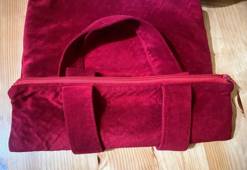 Bolso tote rojo con diseño de gato negro - 3