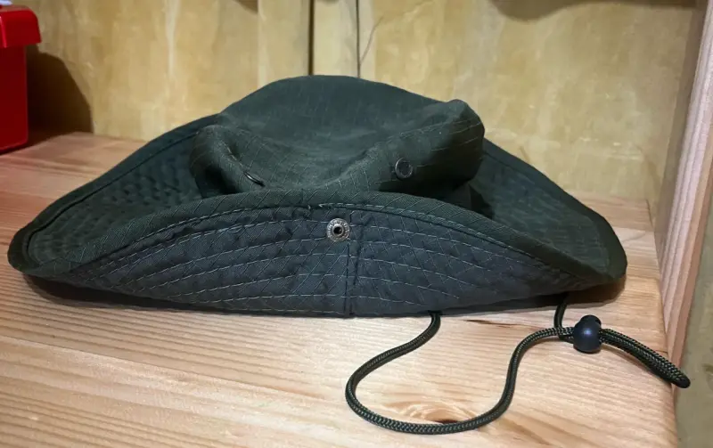 Sombrero de pesca verde con cordón ajustable - 5