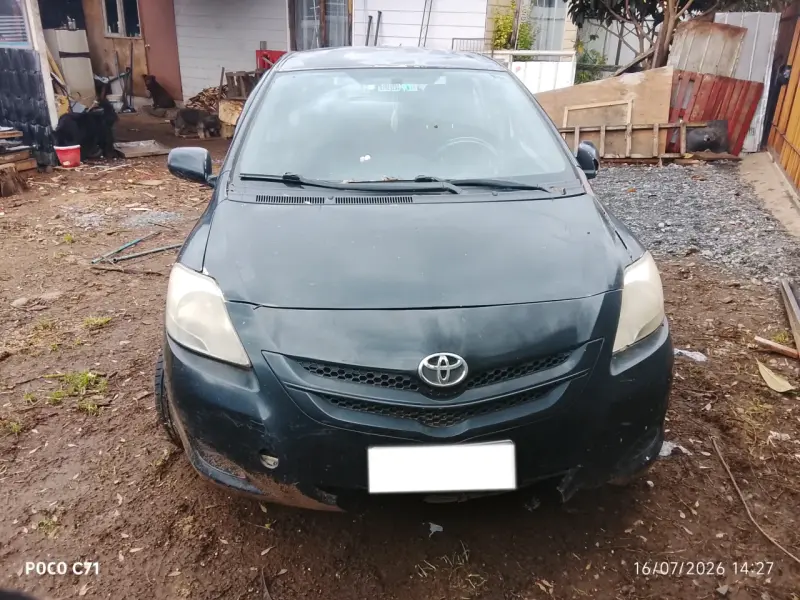 Toyota Yaris 2007 en buen estado - 2