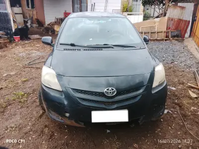 Toyota Yaris 2007 en buen estado - miniatura 2