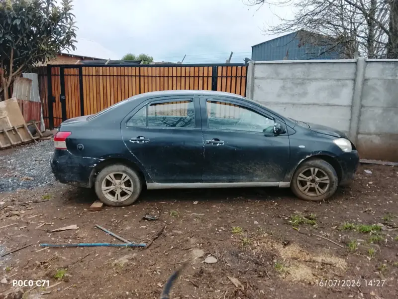 Toyota Yaris 2007 en buen estado - 3
