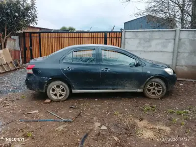 Toyota Yaris 2007 en buen estado - miniatura 3