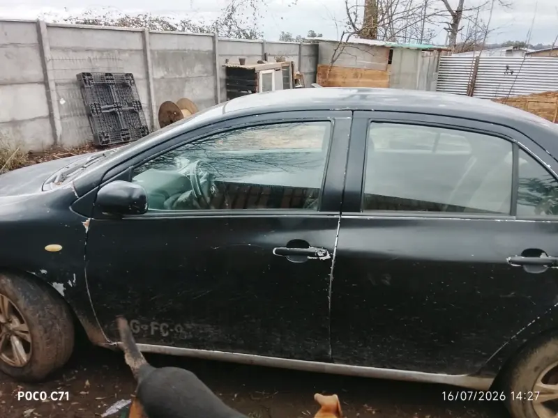 Toyota Yaris 2007 en buen estado - 4